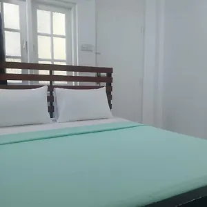 Hostel Shady Transit Katunayake