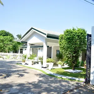 Guest house The Bamboo Tree Transit Katunayake